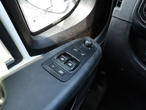 Used 2024 RAM ProMaster 2500 w/ Convenience Group FWD image 20