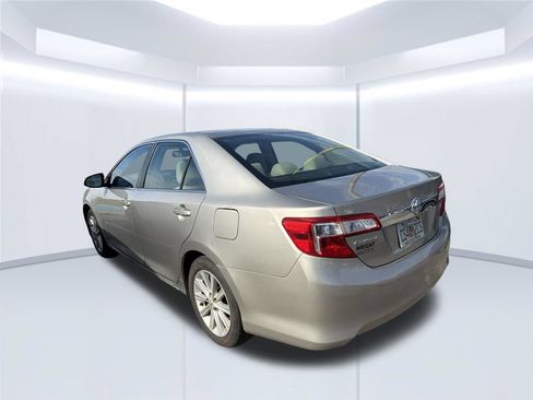 Used 2013 Toyota Camry XLE w/ Leather Pkg FWD image 6