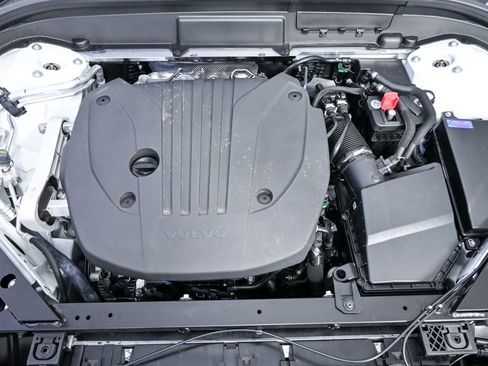 Certified 2026 Volvo XC60 B5 Ultra w/ Climate Package AWD/4WD image 36