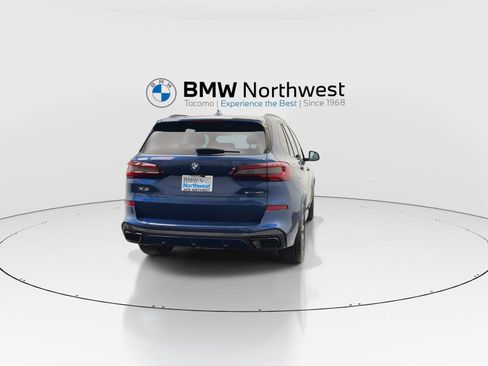 Used 2022 BMW X5 xDrive40i w/ M Sport Package AWD/4WD image 2