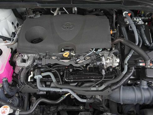 Used 2023 Toyota Sienna XLE image 9