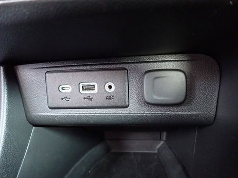 Used 2023 Buick Encore GX Essence w/ Experience Buick Package image 21