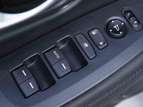 Used 2026 Honda HR-V LX image 37