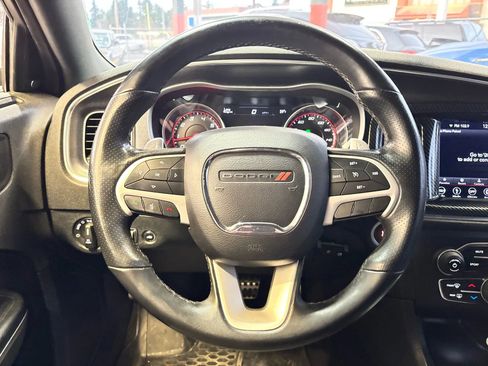 Used 2018 Dodge Charger R/T image 17