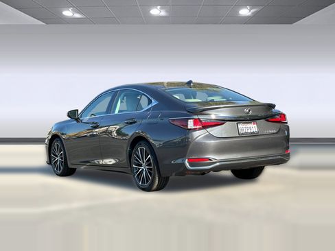 Certified 2025 Lexus ES 300h w/ Premium Package image 3
