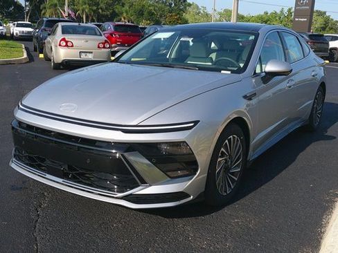 Certified 2025 Hyundai Sonata Limited image 2