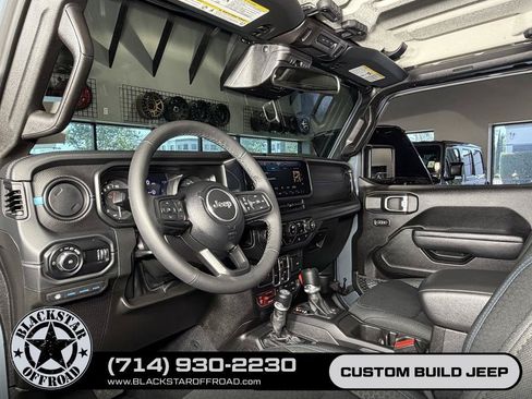 Used 2025 Jeep Wrangler Unlimited Rubicon 4xe AWD/4WD image 17