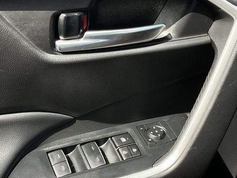 Used 2024 Toyota RAV4 XLE FWD image 21