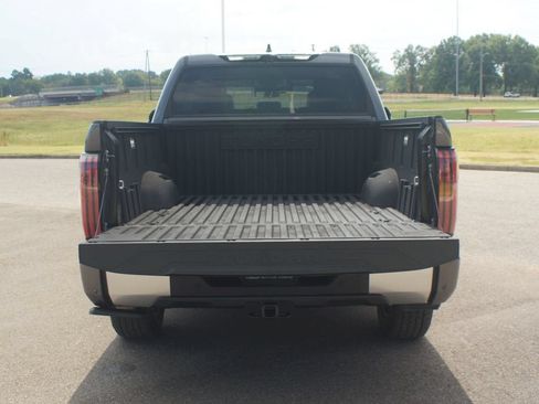 Used 2024 Toyota Tundra Limited AWD/4WD image 17