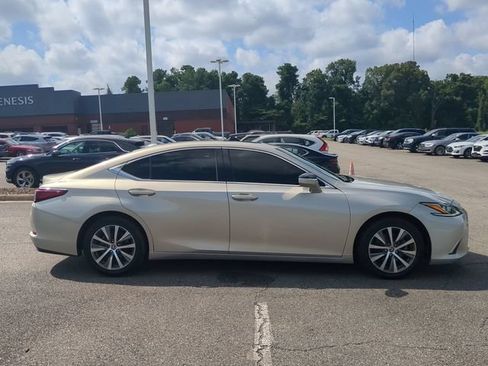 Used 2019 Lexus ES 350 w/ Accessory Package 2 FWD image 3