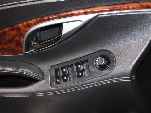 Used 2012 Buick LaCrosse Premium FWD image 9