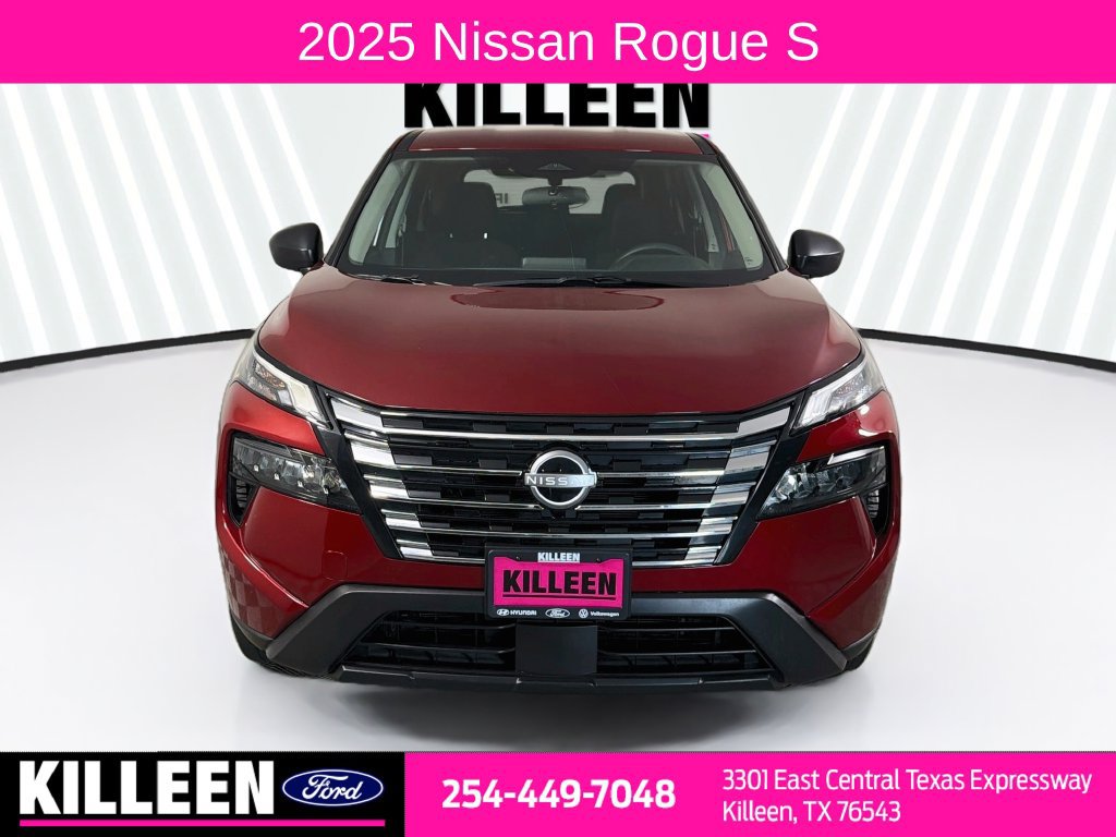 Used 2025 Nissan Rogue S FWD image 2