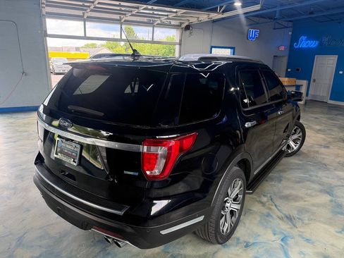 Used 2019 Ford Explorer Platinum AWD/4WD image 2