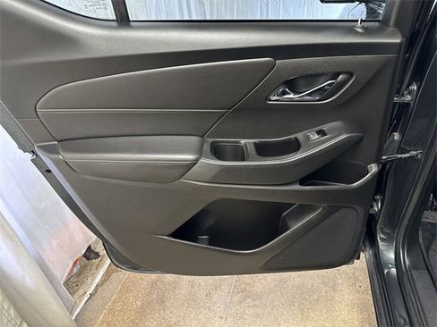Used 2020 Chevrolet Traverse LT w/ LPO, Floor Liner Package image 24