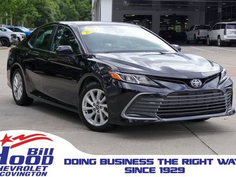 Used 2023 Toyota Camry LE FWD image 1