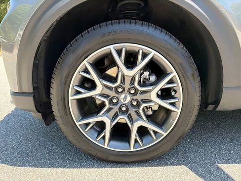 Used 2025 Ford Explorer Platinum w/ Ultimate Package AWD/4WD image 13