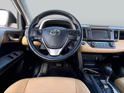Used 2018 Toyota RAV4 XLE FWD image 6