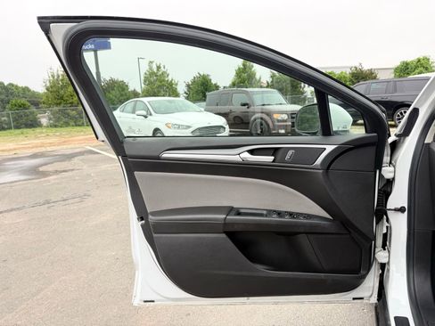 Used 2016 Ford Fusion S FWD image 12