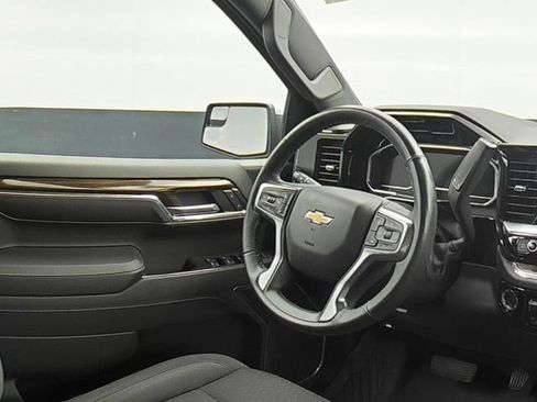 Used 2023 Chevrolet Silverado 1500 LT AWD/4WD image 17