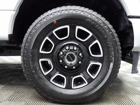 Used 2026 Ford F250 Platinum AWD/4WD image 9