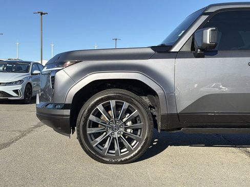 Used 2024 Lexus GX 550 w/ Accessory Package (Z1) AWD/4WD image 9