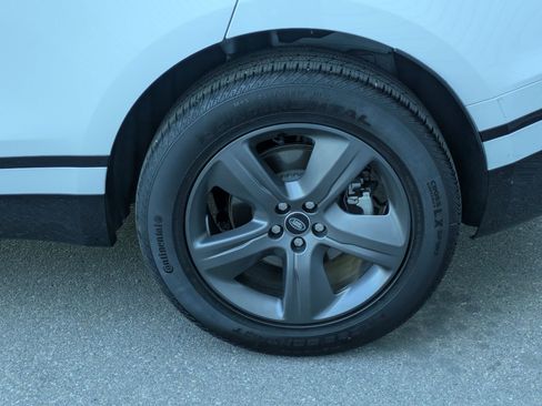 Used 2025 Land Rover Range Rover Velar Dynamic SE image 13