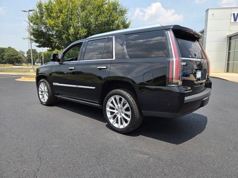 Used 2020 Cadillac Escalade Premium Luxury RWD image 7