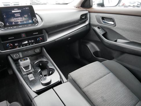 Certified 2023 Nissan Rogue SV image 11