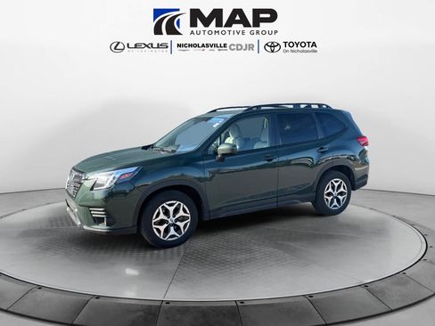 Used 2024 Subaru Forester Premium image 1
