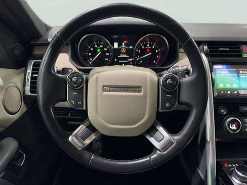Used 2017 Land Rover Discovery HSE AWD/4WD image 24