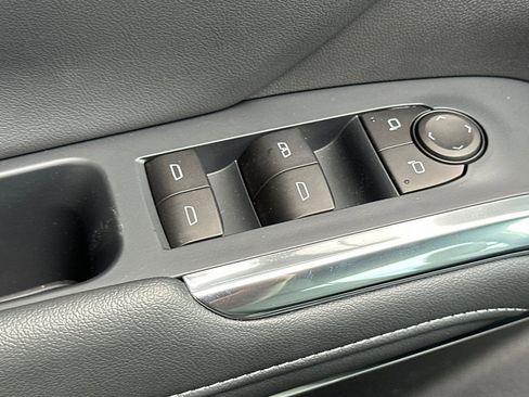 New 2025 Chevrolet Traverse LT w/ Enhanced Driving Package image 12