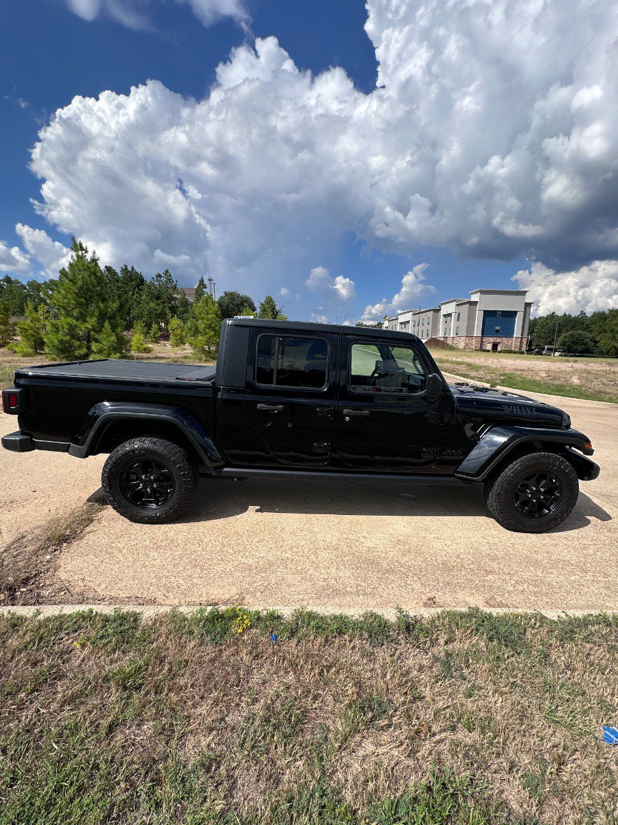 Used 2021 Jeep Gladiator Sport AWD/4WD image 4