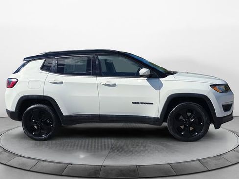 Used 2018 Jeep Compass Latitude image 6