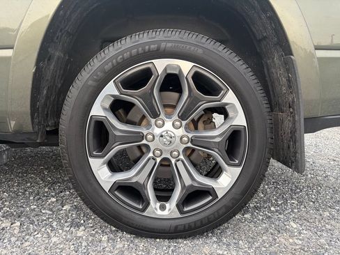 Used 2020 RAM 1500 Laramie AWD/4WD image 7