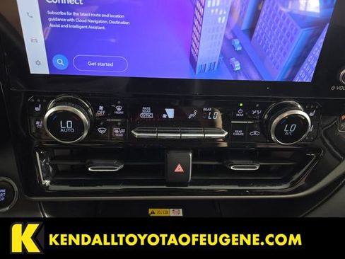 Used 2023 Toyota Highlander Limited AWD/4WD image 19