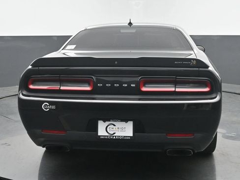 Used 2022 Dodge Challenger R/T Scat Pack RWD image 5