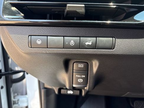 Certified 2025 Nissan Murano SL AWD/4WD image 35