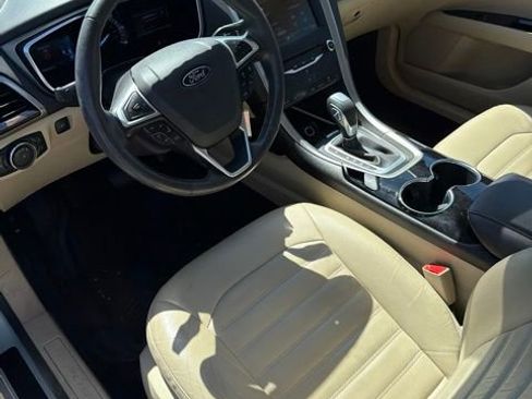Used 2014 Ford Fusion SE w/ Equipment Group 502A FWD image 16