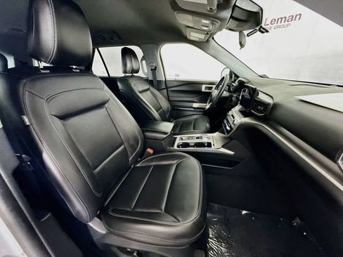 Used 2022 Ford Explorer XLT w/ Equipment Group 202A AWD/4WD image 29