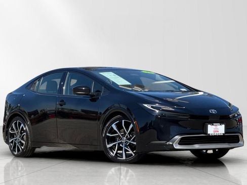 Used 2023 Toyota Prius Prime Premium image 1