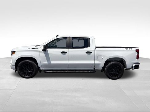 Used 2024 Chevrolet Silverado 1500 Custom w/ Dark Appearance Package AWD/4WD image 12