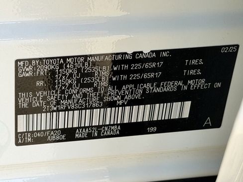 Used 2025 Toyota RAV4 XLE FWD image 32