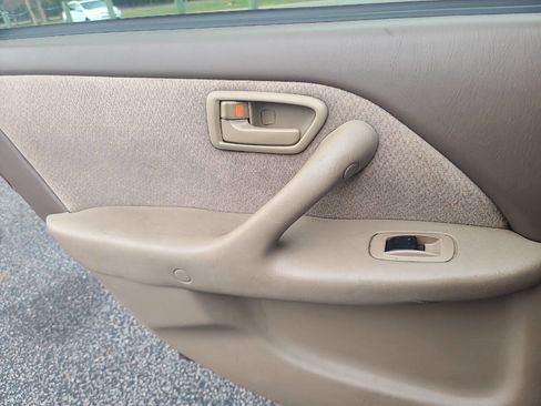Used 2001 Toyota Camry LE image 24