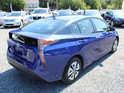 Used 2017 Toyota Prius Two FWD image 7