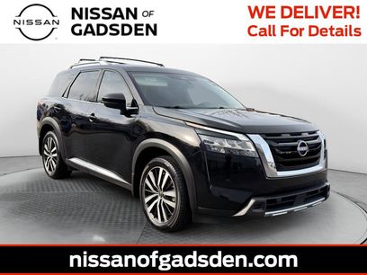 Used 2024 Nissan Pathfinder Platinum w/ Cargo Package