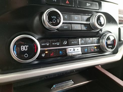 Used 2024 Ford Expedition Limited image 14