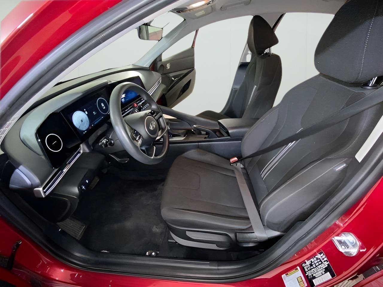 Used 2024 Hyundai Elantra SEL FWD image 12