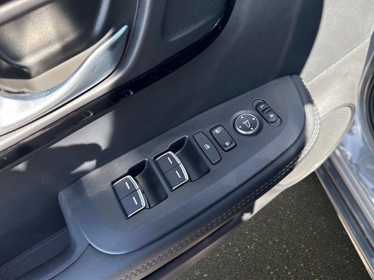 Certified 2025 Acura ADX AWD image 17