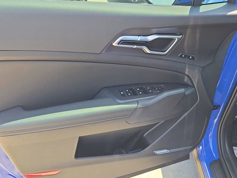 New 2026 Kia Sportage SX FWD image 18