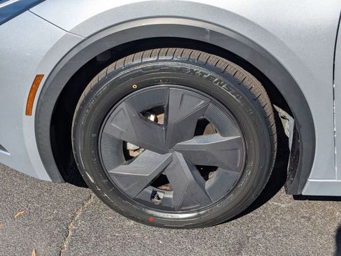 Used 2024 Toyota Prius LE image 32